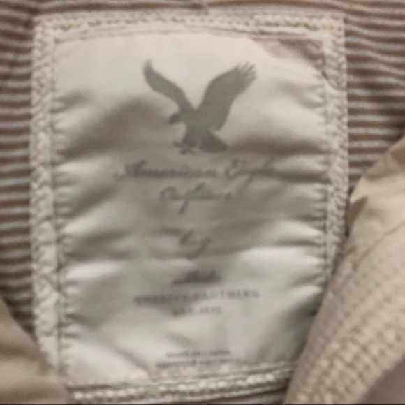 American Eagle White Zip Up Puffer Vest - Picture 2 of 3